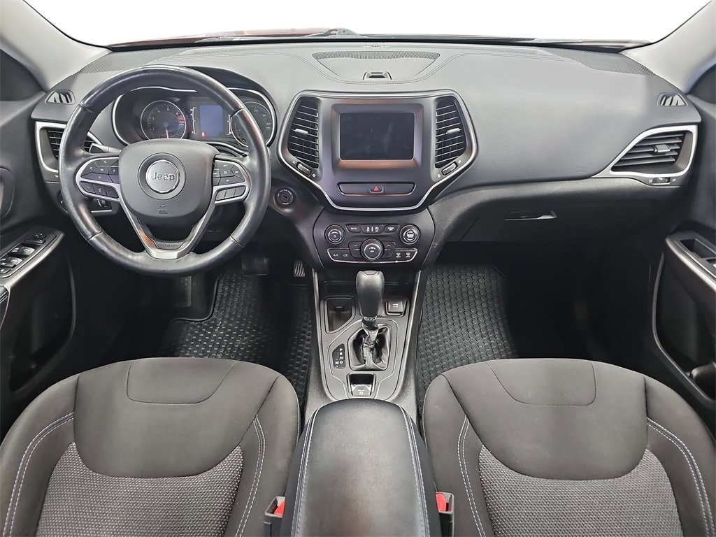 Used 2019 Jeep Cherokee Latitude w/ Cold Weather Group image 9