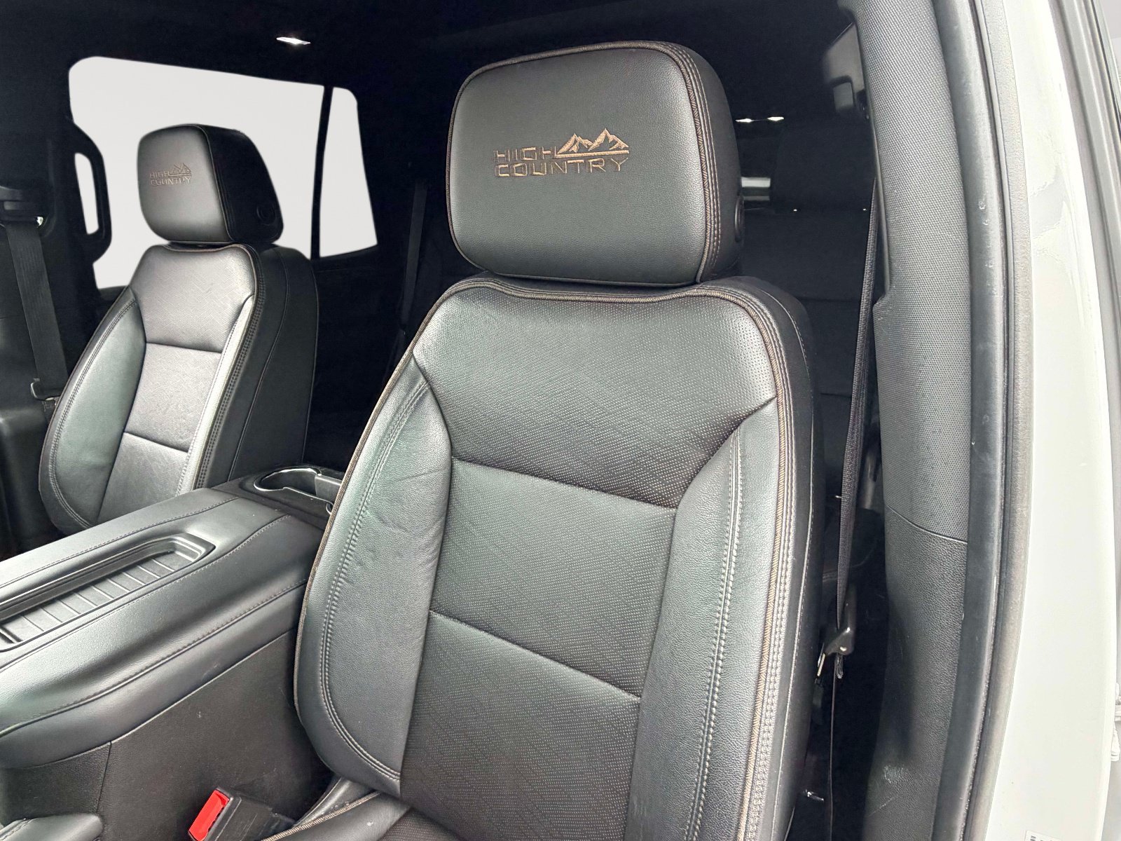 Used 2022 Chevrolet Tahoe High Country AWD/4WD image 23