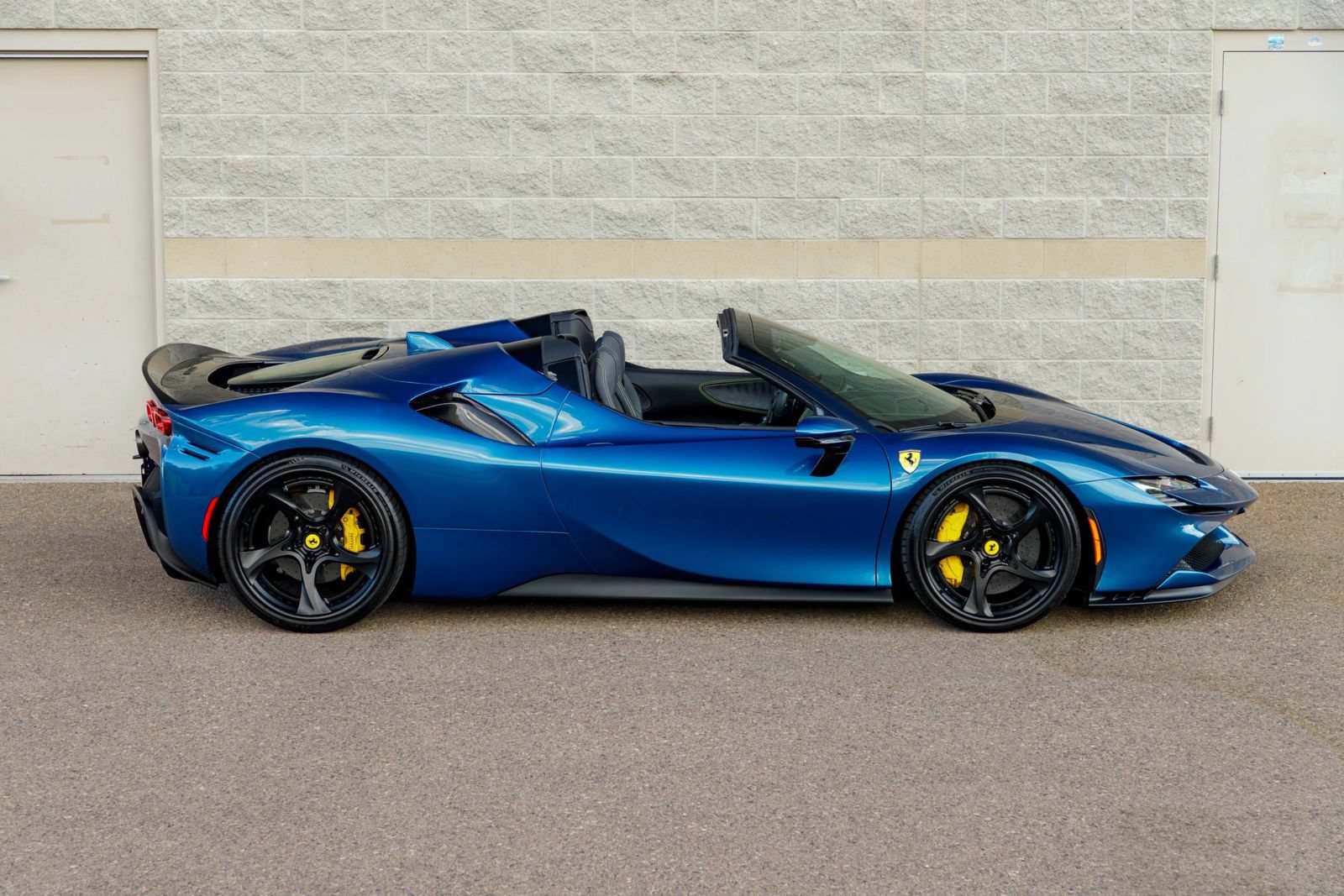 Used 2023 Ferrari SF90 Spider AWD/4WD image 25