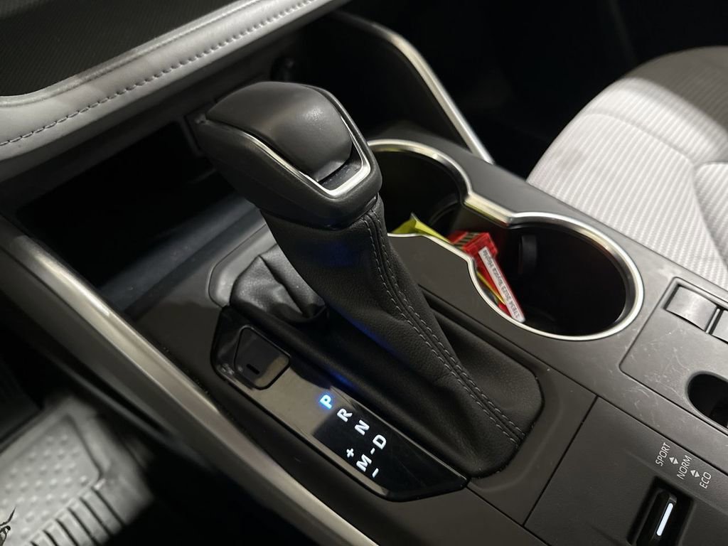 Used 2023 Toyota Highlander LE image 18