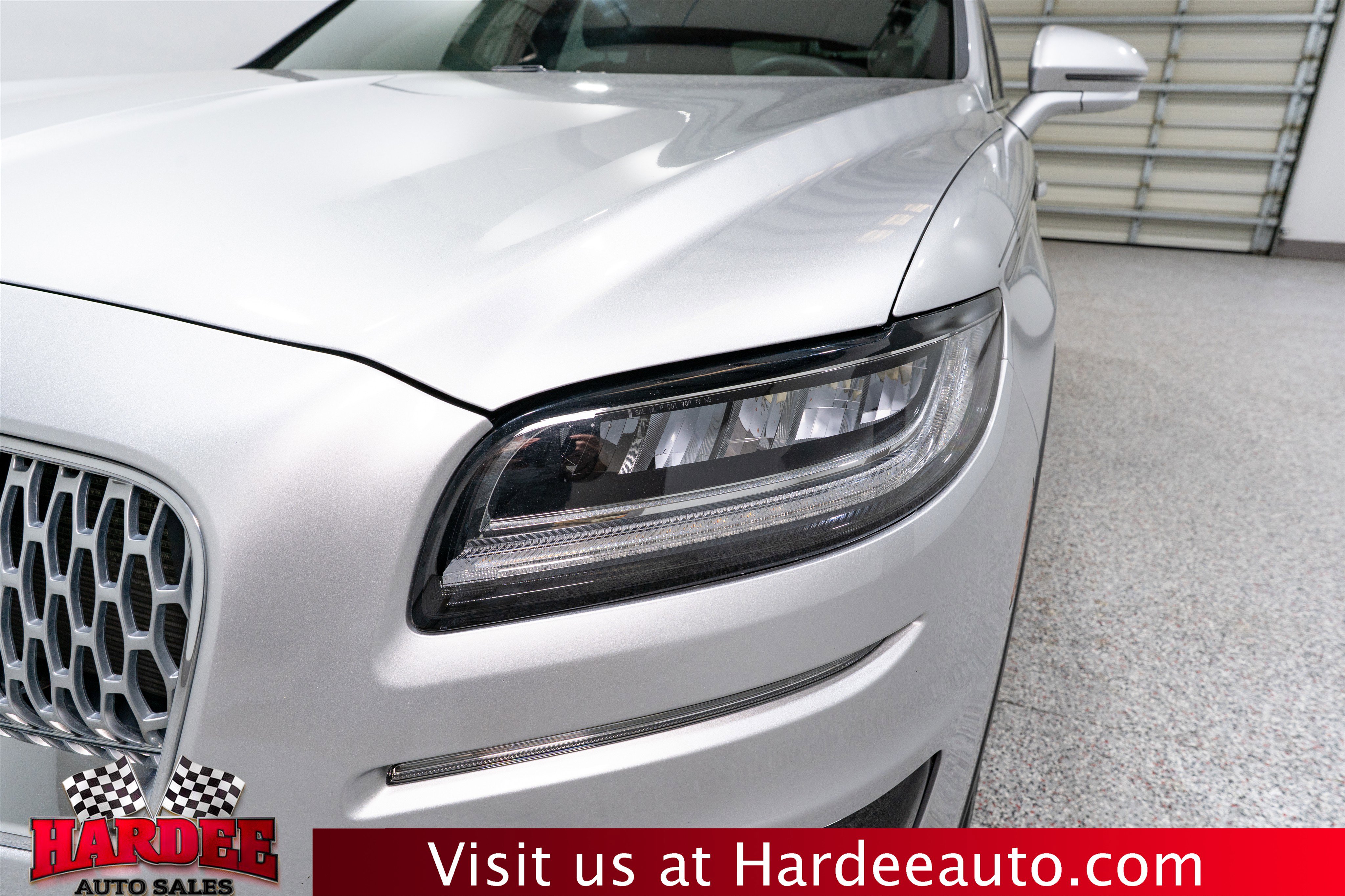 Used 2019 Lincoln Nautilus Select w/ Cargo Utility Package FWD image 8