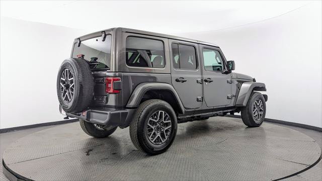 Used 2025 Jeep Wrangler Unlimited Sahara AWD/4WD image 8