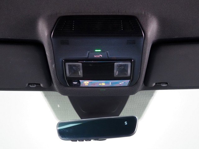 Used 2024 Volkswagen Atlas SE w/ Technology Package image 59