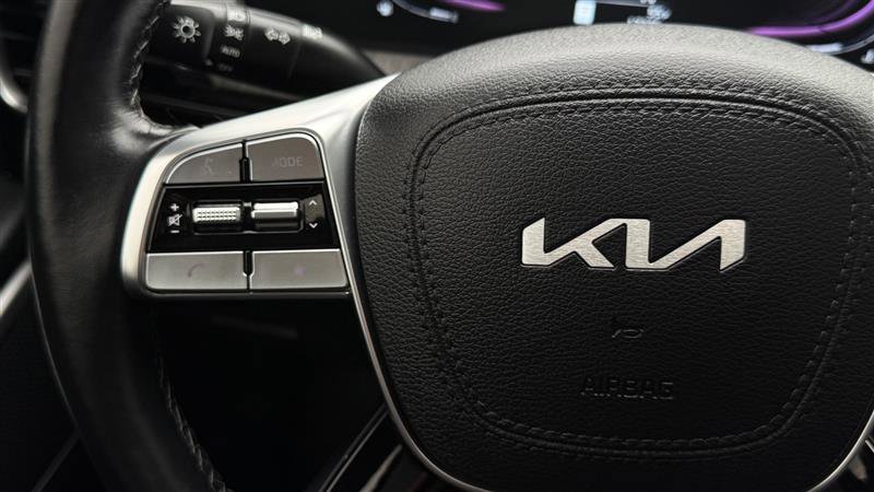 Used 2024 Kia Telluride EX w/ EX Captain's Chair Package image 26