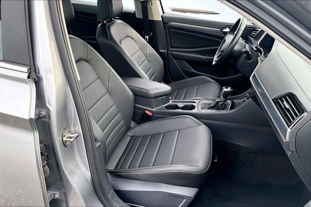 Used 2024 Volkswagen Jetta SE image 27