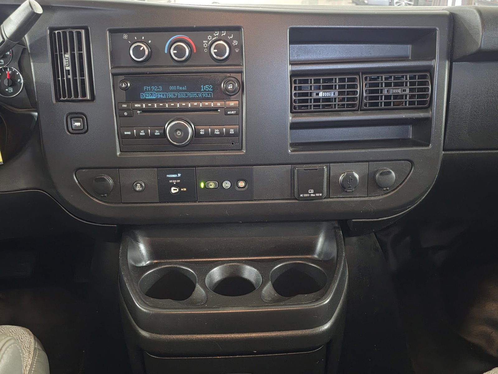 Used 2018 Chevrolet Express 2500 LS w/ Driver Convenience Package image 19