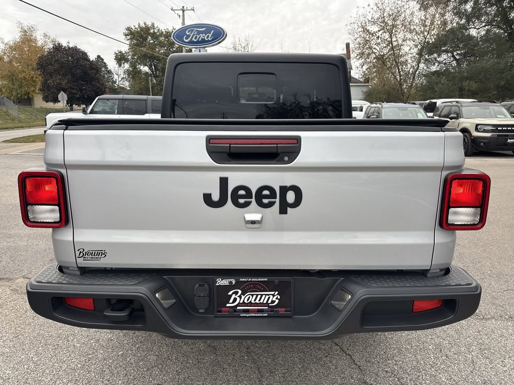 Used 2022 Jeep Gladiator Willys image 6