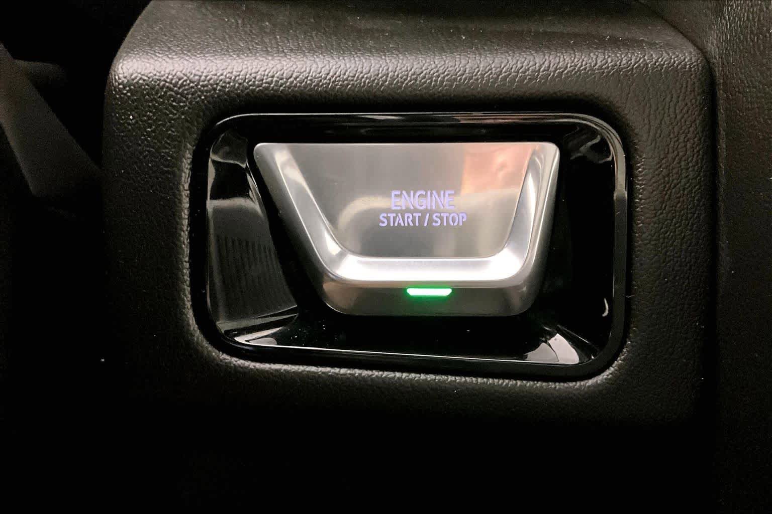 Used 2025 GMC Yukon XL Denali w/ Sun & Power Step Package AWD/4WD image 34
