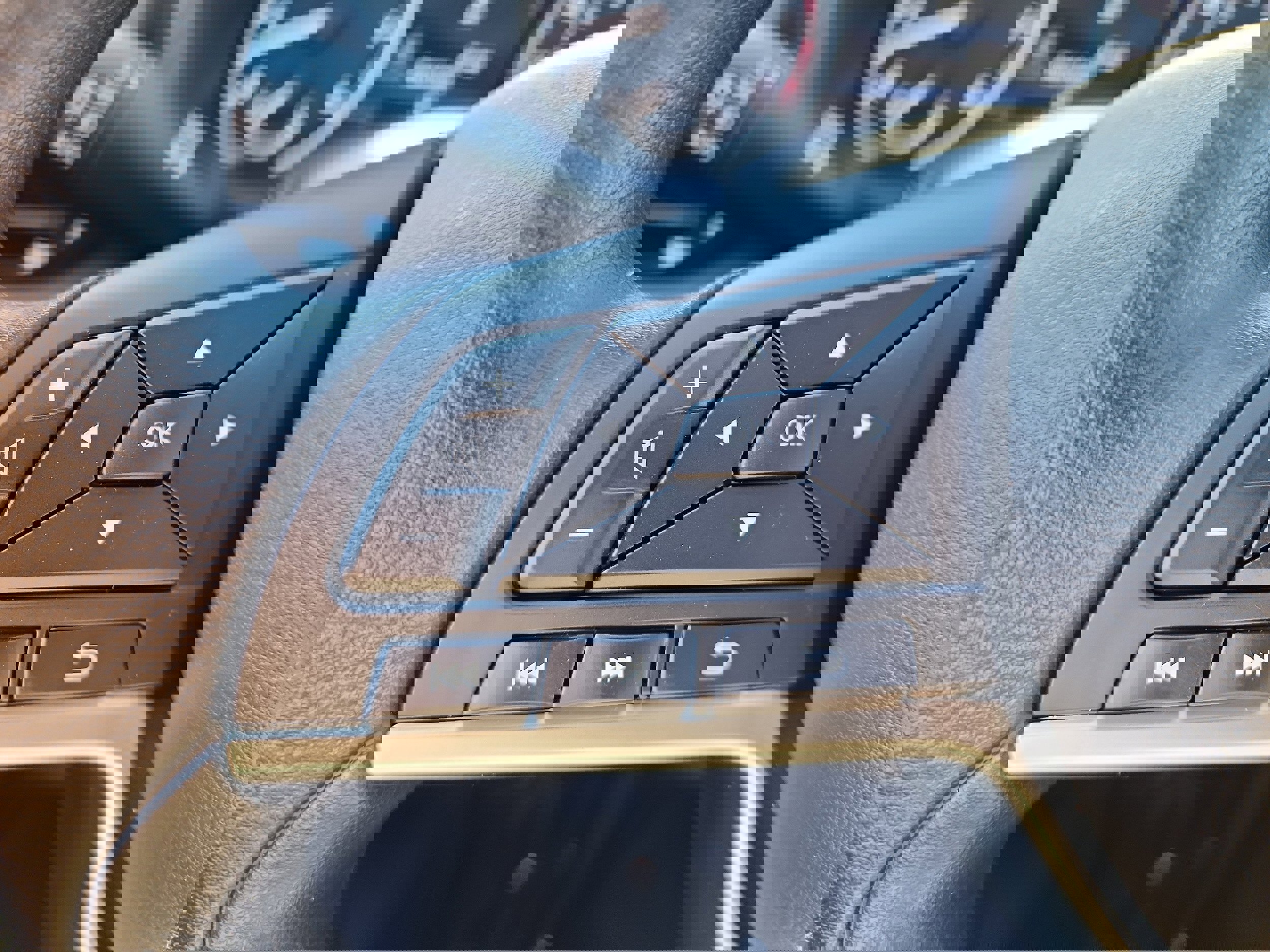 New 2025 Nissan Sentra SV image 18