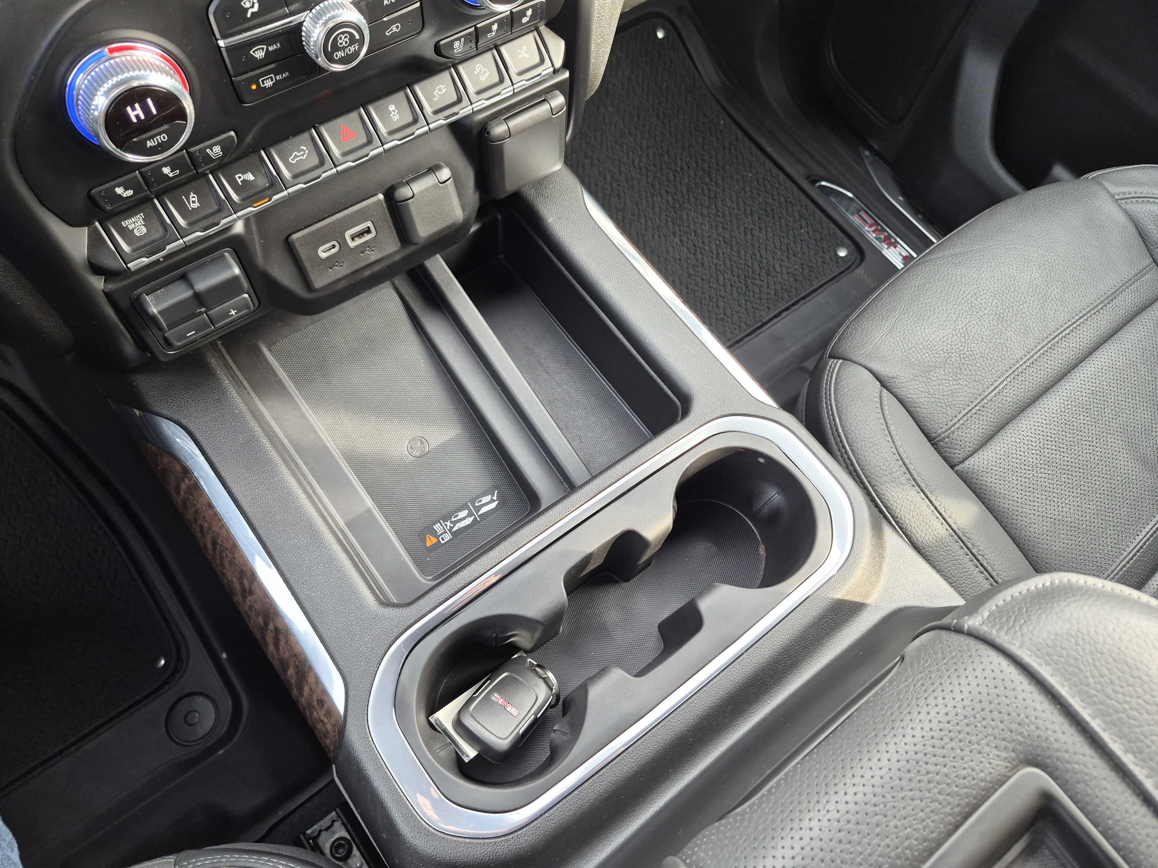 Used 2021 GMC Sierra 2500 Denali w/ Denali Black Diamond Edition image 28