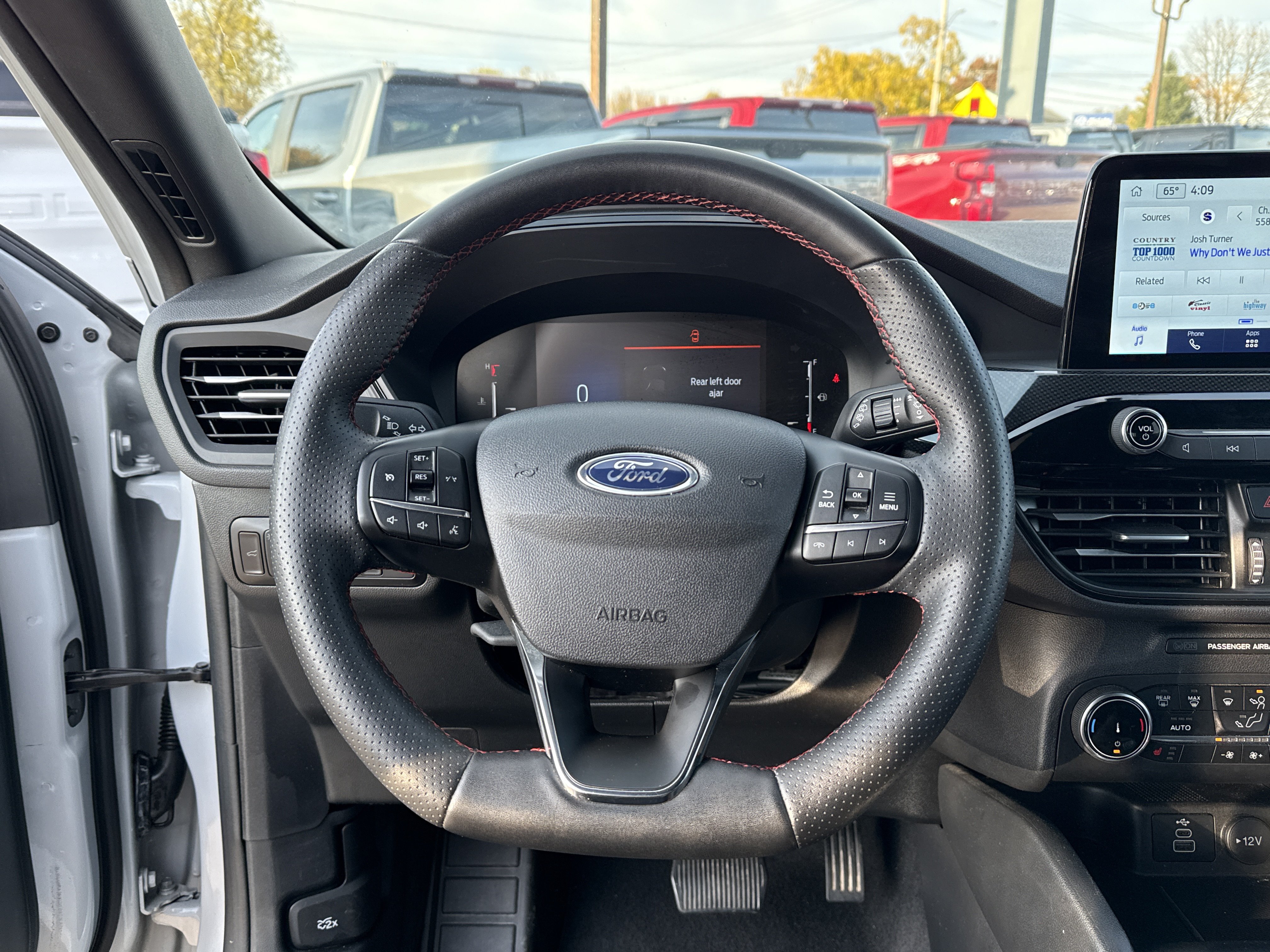 Used 2025 Ford Escape ST-Line Select AWD/4WD image 17