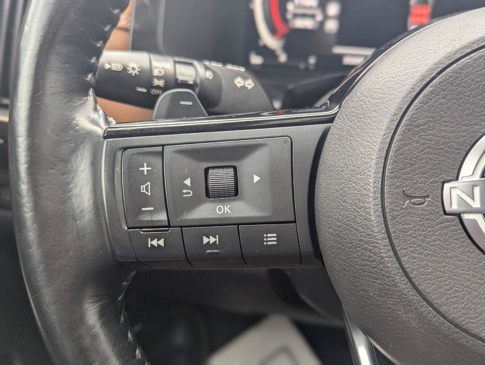 Used 2023 Nissan Pathfinder Platinum w/ Cargo Package AWD/4WD image 27
