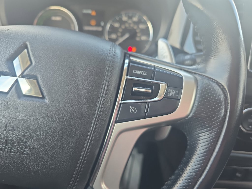 Used 2018 Mitsubishi Outlander SEL image 23