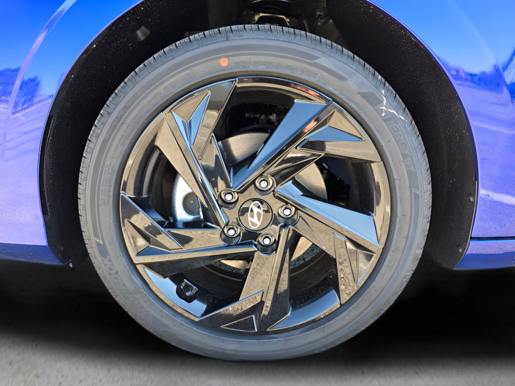New 2026 Hyundai Elantra SEL FWD image 10