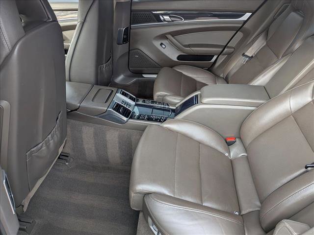 Used 2014 Porsche Panamera 4S Executive image 19