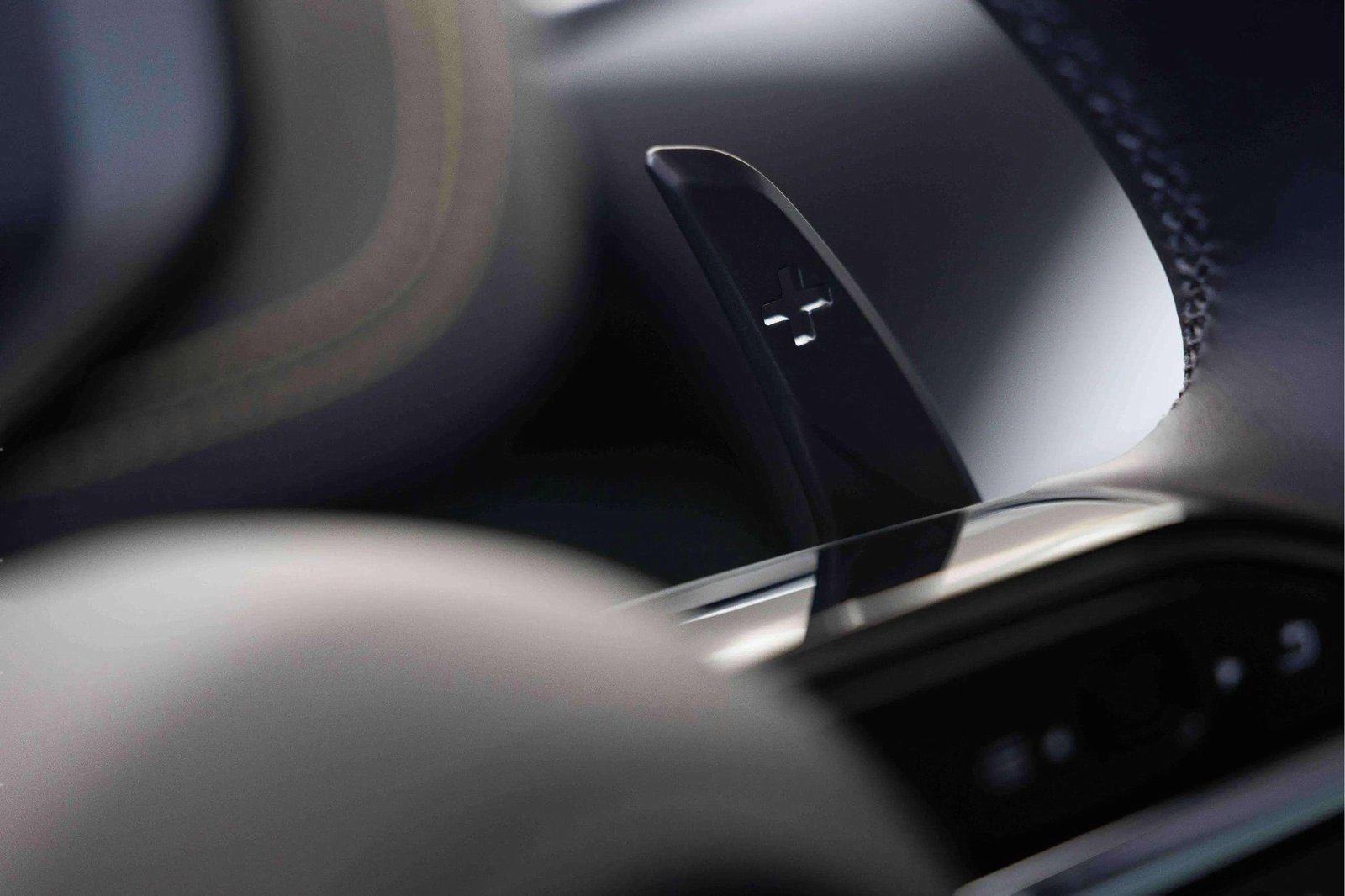 New 2025 Aston Martin DBX 707 image 13
