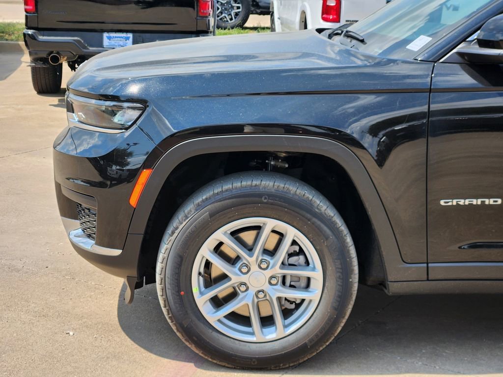 New 2025 Jeep Grand Cherokee L Laredo image 6