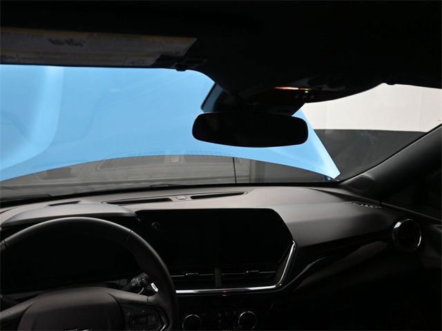 Used 2025 Chevrolet Trax RS w/ Sunroof Package image 21