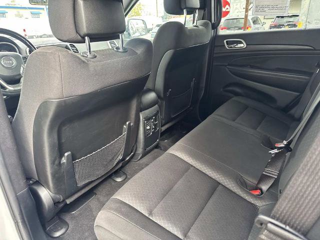 Used 2020 Jeep Grand Cherokee Laredo image 13