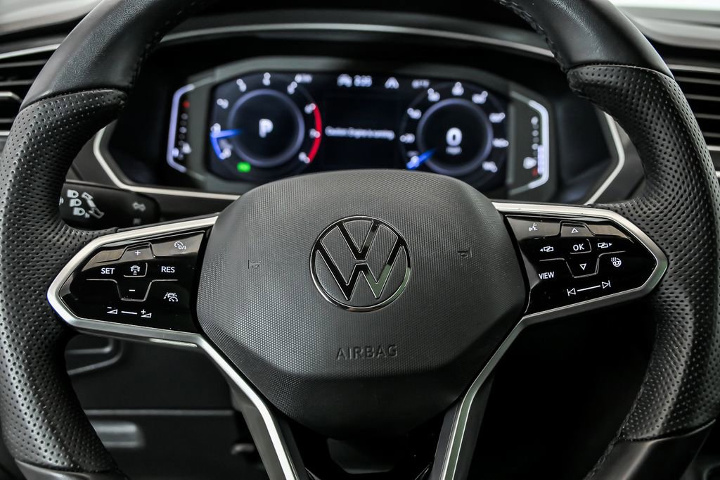 Certified 2024 Volkswagen Tiguan SEL R-Line image 18