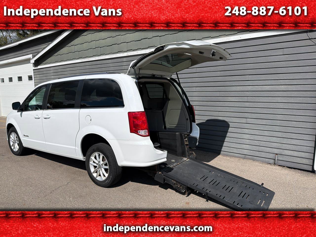 Used 2019 Dodge Grand Caravan SXT FWD image 1