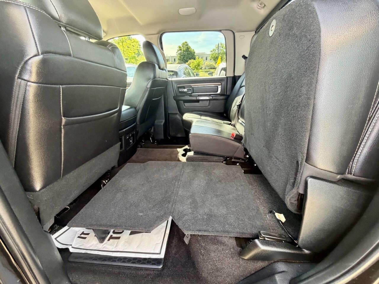 Used 2017 RAM 1500 Laramie AWD/4WD image 25