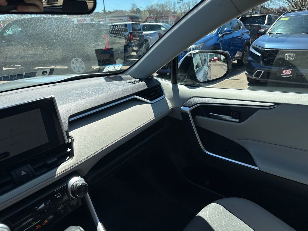 Used 2025 Toyota RAV4 XLE w/ Weather Package AWD/4WD image 26