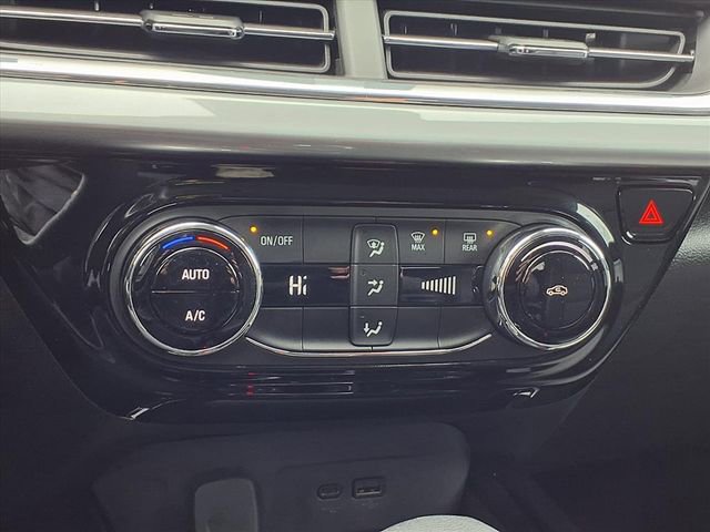 Used 2025 Chevrolet Trax LT image 11