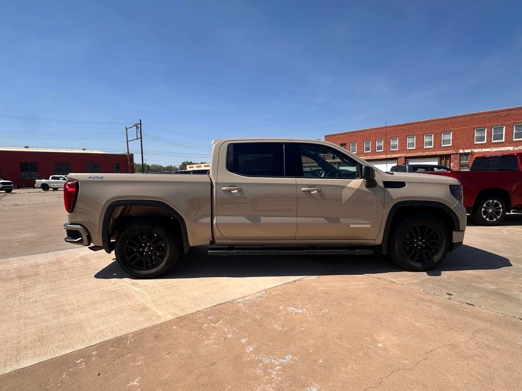 Used 2022 GMC Sierra 1500 Elevation w/ LPO, Elevation Black Package AWD/4WD image 7