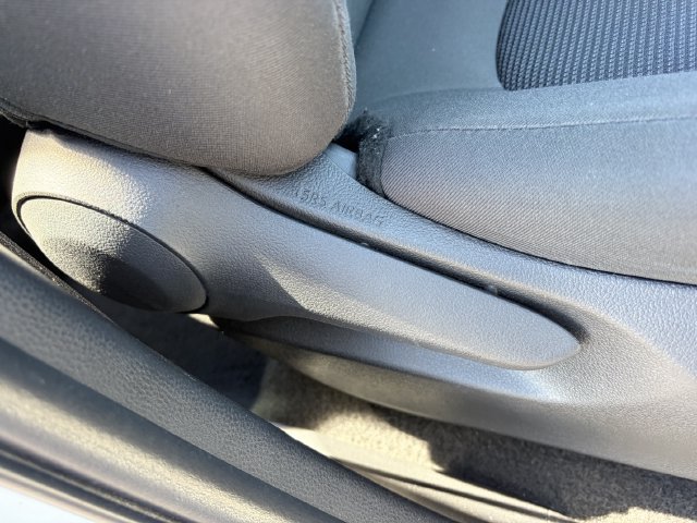 Used 2022 Toyota RAV4 LE AWD/4WD image 12