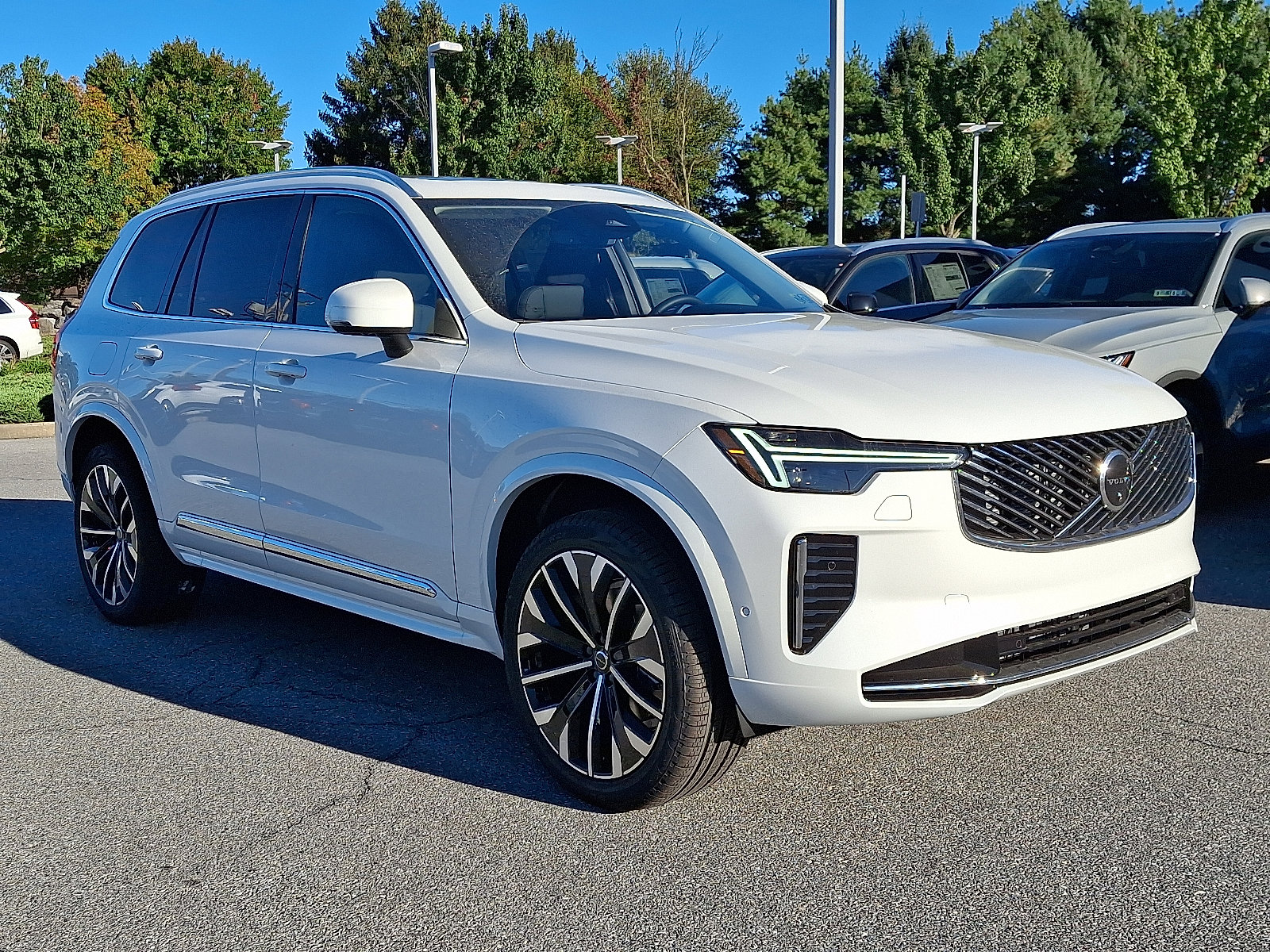 New 2026 Volvo XC90 B6 Plus w/ Protection Package Premier