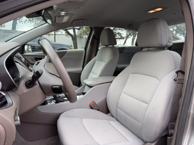 Used 2025 Chevrolet Malibu LT FWD image 7