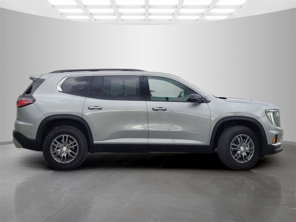 Used 2025 GMC Acadia Elevation image 3