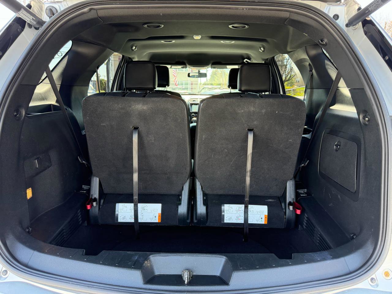 Used 2018 Ford Explorer XLT w/ Equipment Group 202A image 28