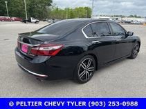 Used 2017 Honda Accord Sport image 9
