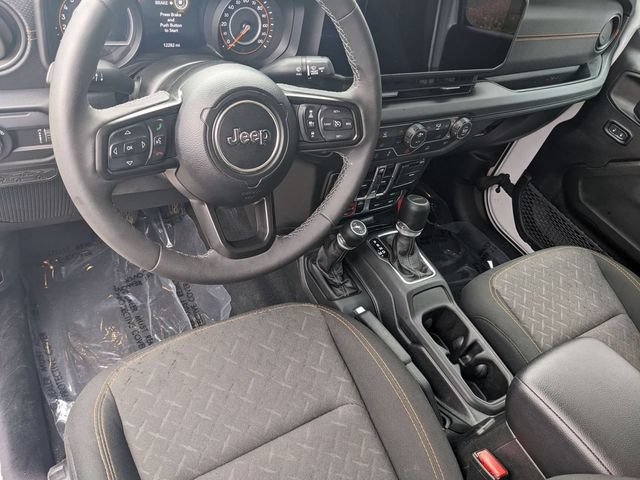 Used 2026 Jeep Gladiator Mojave AWD/4WD image 11