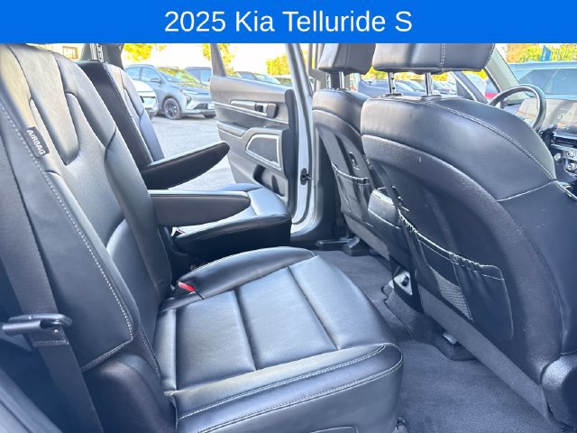 Used 2025 Kia Telluride S AWD/4WD image 34