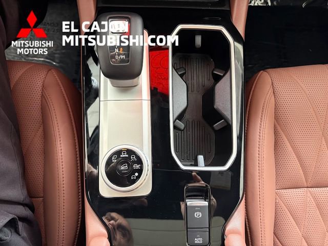 Used 2025 Mitsubishi Outlander SEL FWD image 16