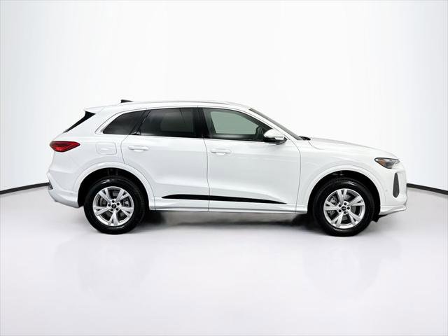 Used 2025 Audi Q5 Premium w/ Convenience Package AWD/4WD image 5