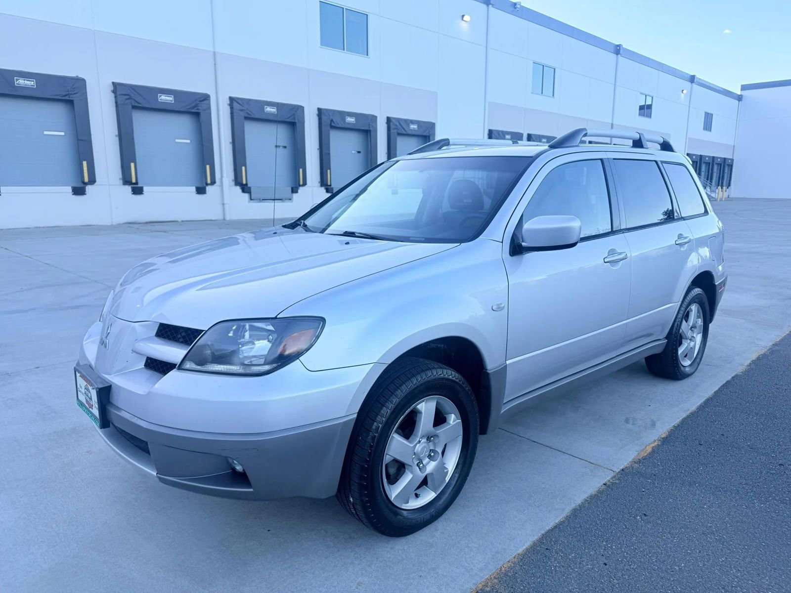 Used 2003 Mitsubishi Outlander XLS AWD/4WD image 1