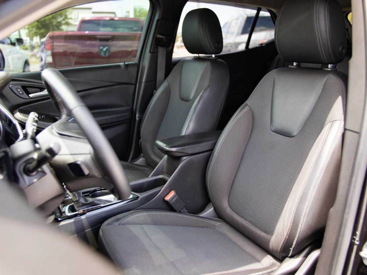 Used 2020 Buick Encore GX Preferred w/ Sport Touring Package FWD image 18