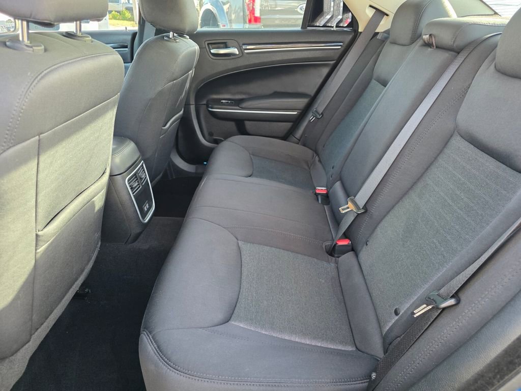 Used 2023 Chrysler 300 Touring w/ Sport Appearance Package image 17