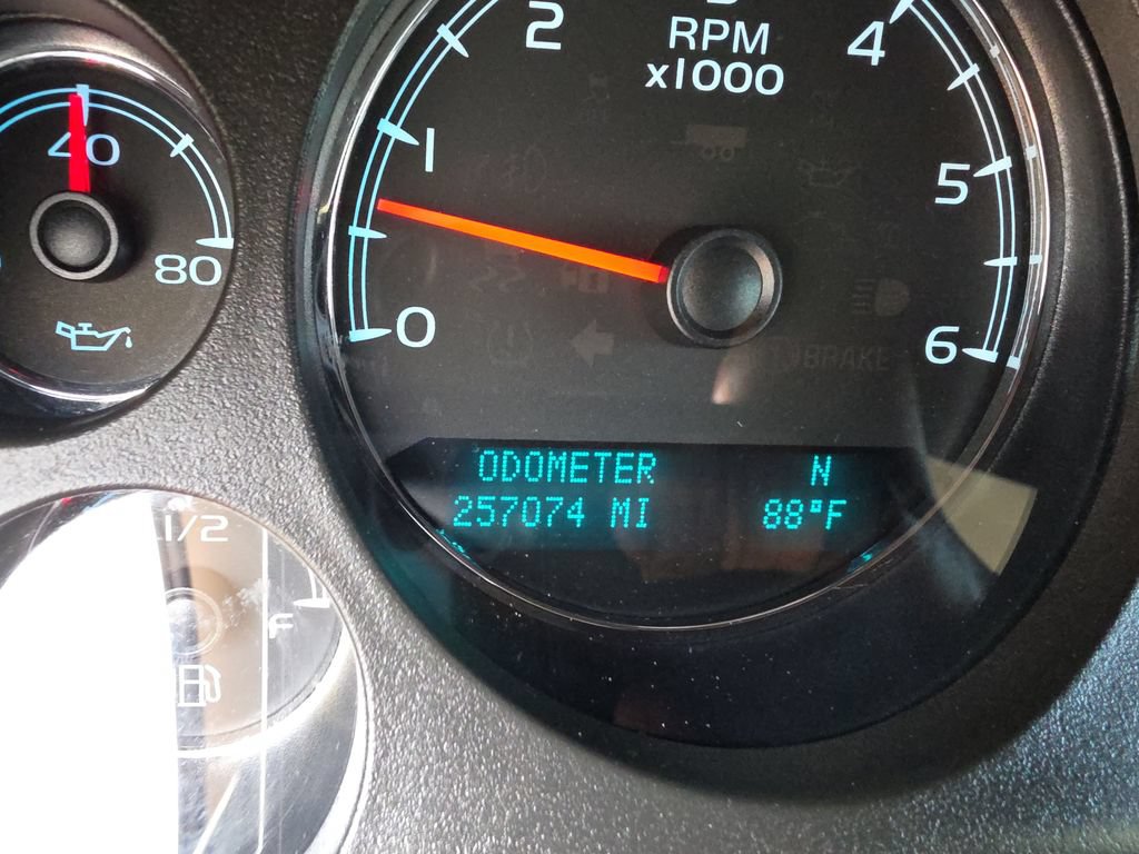 Used 2011 Chevrolet Avalanche LT AWD/4WD image 16