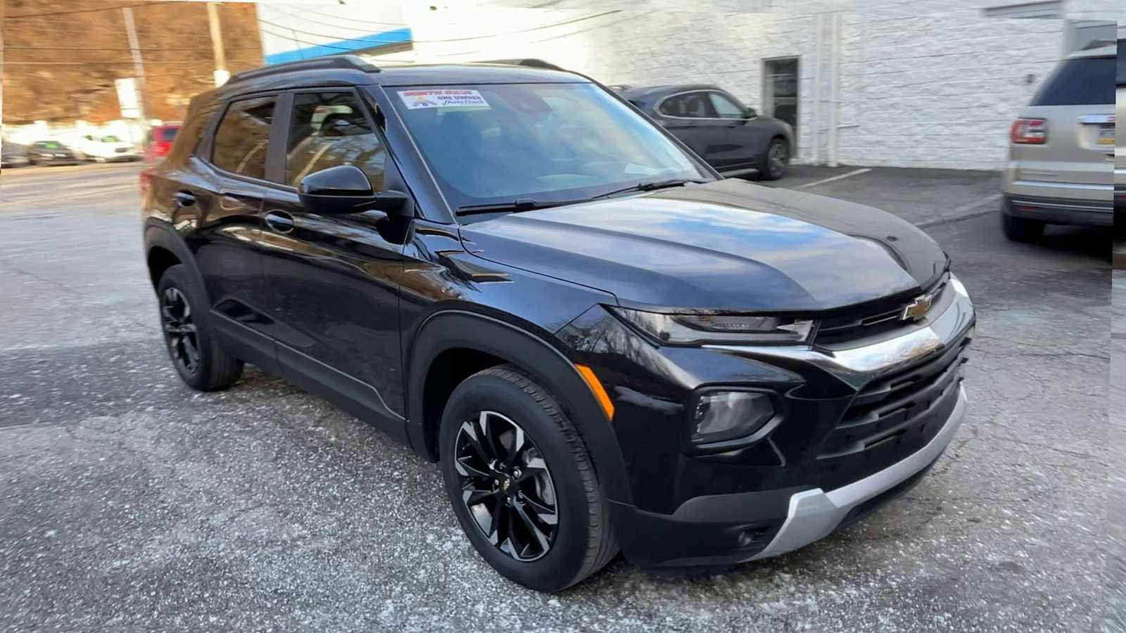 Used 2023 Chevrolet TrailBlazer LT w/ Convenience Package image 2