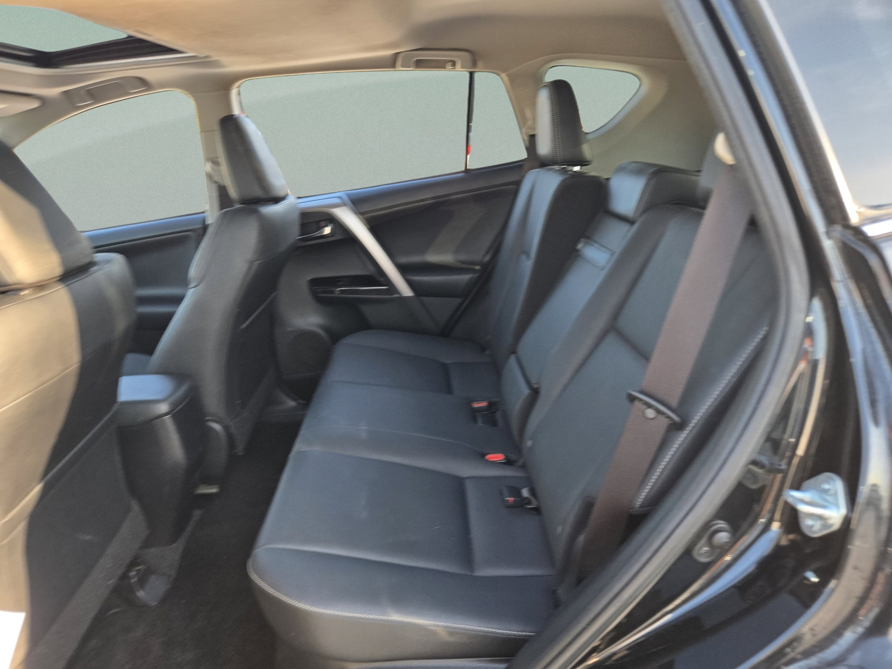 Used 2017 Toyota RAV4 Limited AWD/4WD image 23