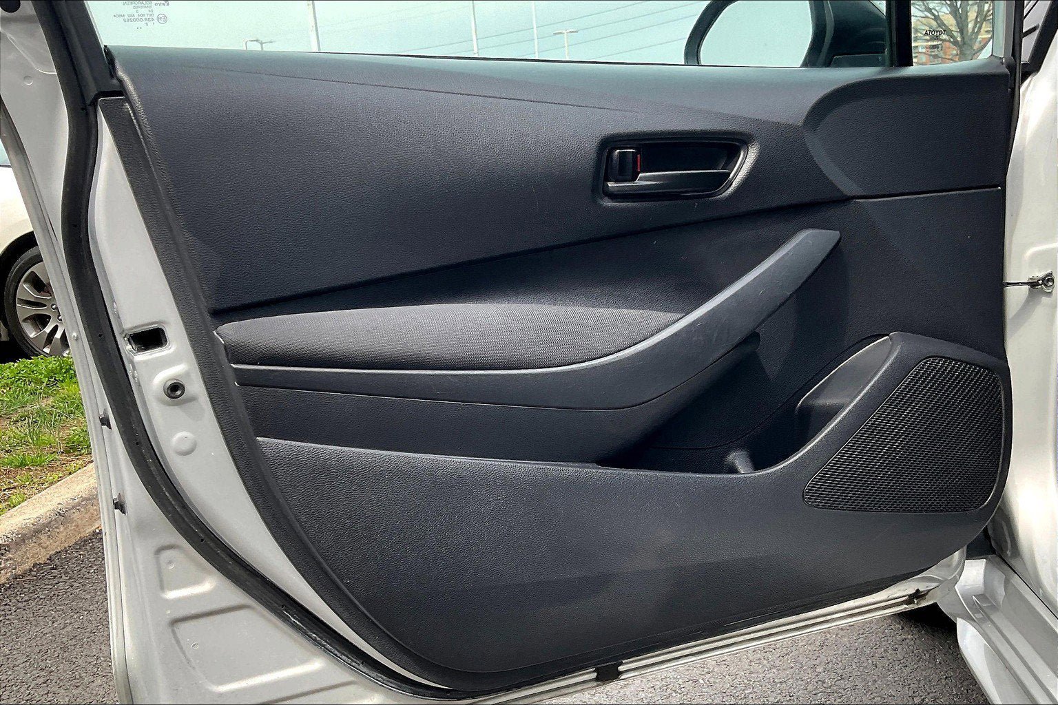 Used 2023 Toyota Corolla LE FWD image 21