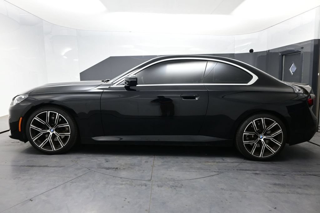 Used 2022 BMW 230i Coupe w/ Convenience Package RWD image 10