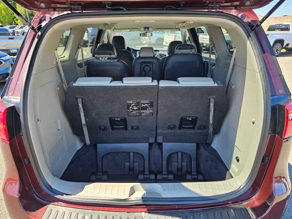 Used 2017 Kia Sedona LX w/ LX Essentials Premium Package FWD image 23