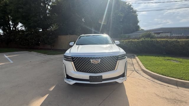 Used 2023 Cadillac Escalade ESV Premium Luxury AWD/4WD image 2