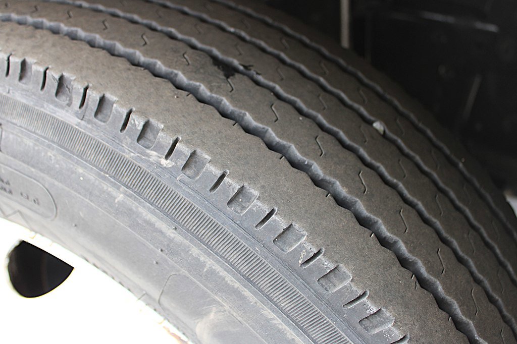 Used 2019 Isuzu NPR image 22